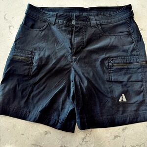 Eddie Bauer black Guide pro shorts
